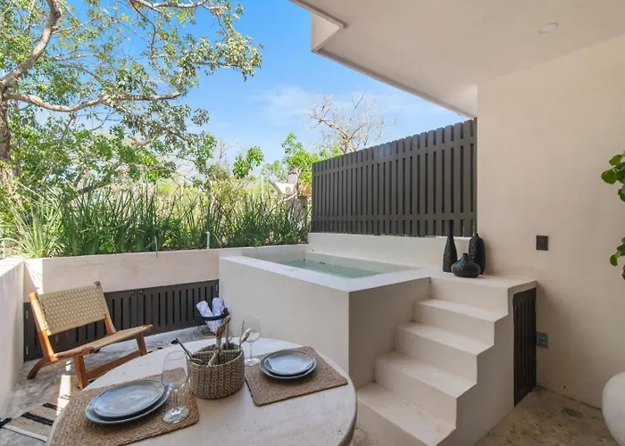 Talulah Living Aparthotel
